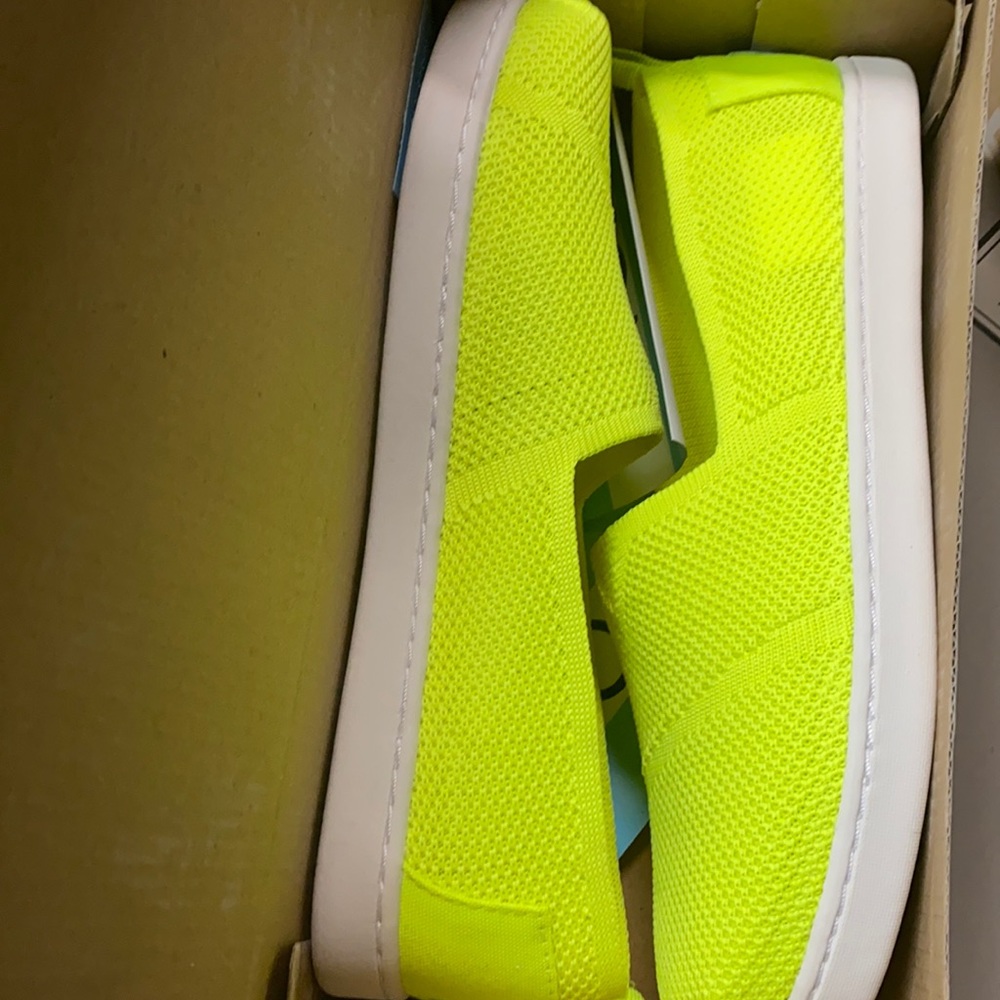 Neon yellow Toms size 4 girls